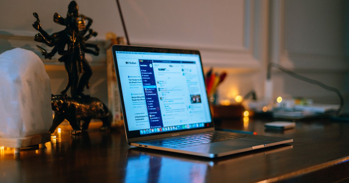Microsoft quiere darte un empleado de IA que trabaja mientras duermes. ¿Lo necesita tu pyme?