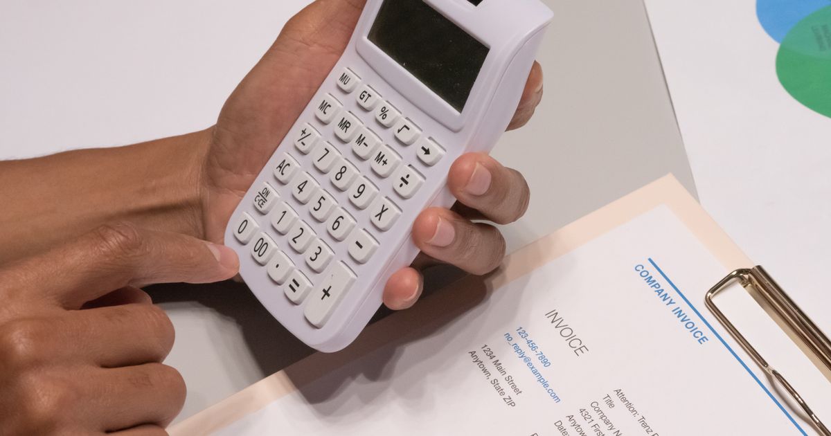 La IA baja de precio a la mitad. ¿Es el momento de meterla en tu negocio?